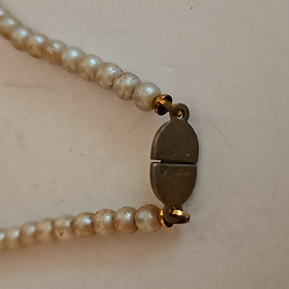 Monet Vintage 17" Faux White & Gray Pearl Necklace - Picture 5 of 6